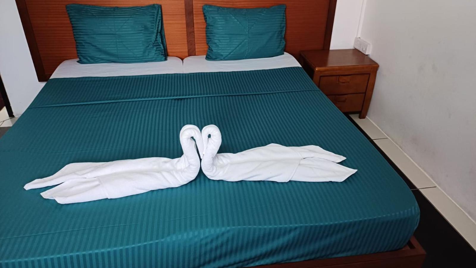 The Palm Residence Grand Baie Bagian luar foto