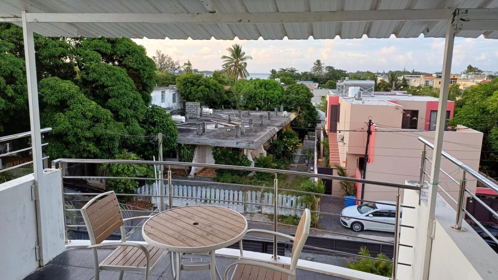 The Palm Residence Grand Baie Bagian luar foto