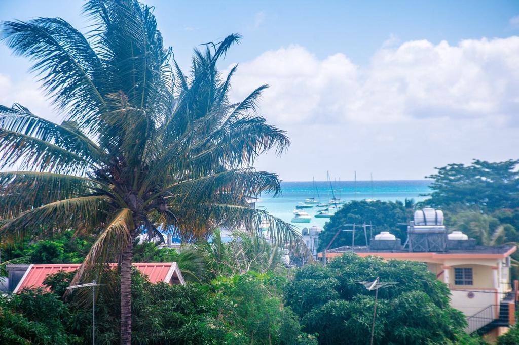 The Palm Residence Grand Baie Bagian luar foto